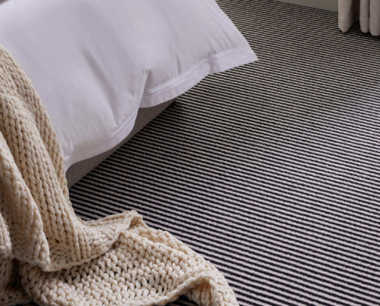 Deco Pinstripe